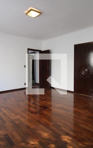 Casa à venda com 323m², 3 quartos e 4 vagasSala de estar