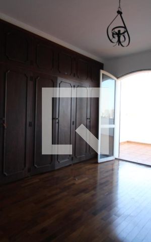 Casa à venda com 323m², 3 quartos e 4 vagasQuarto 3 (suíte master)