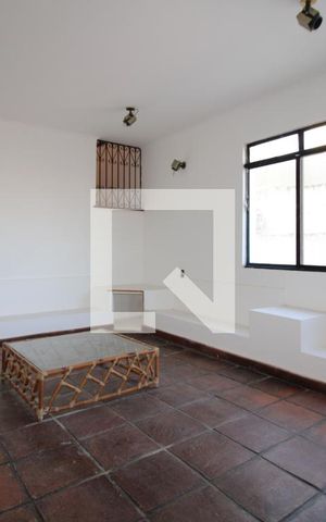 Casa à venda com 323m², 3 quartos e 4 vagasSala de TV