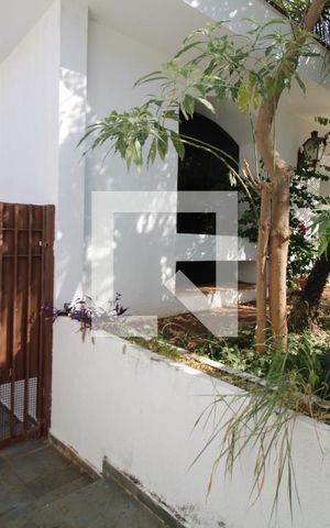 Casa à venda com 323m², 3 quartos e 4 vagasGaragem e Jardim