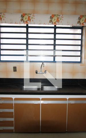Casa à venda com 323m², 3 quartos e 4 vagasCozinha