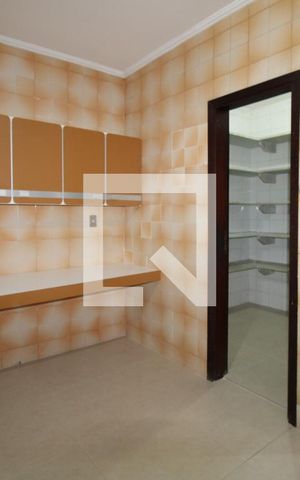 Casa à venda com 323m², 3 quartos e 4 vagasCozinha