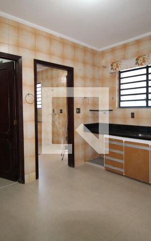 Casa à venda com 323m², 3 quartos e 4 vagasCozinha