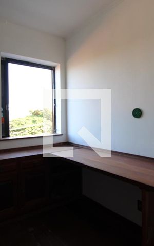 Casa à venda com 323m², 3 quartos e 4 vagasEscritório 1