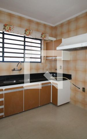 Casa à venda com 323m², 3 quartos e 4 vagasCozinha