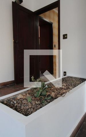 Casa à venda com 323m², 3 quartos e 4 vagasSala de TV