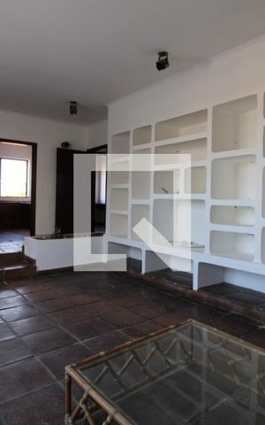 Casa à venda com 323m², 3 quartos e 4 vagasSala de TV