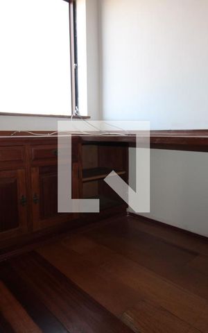 Casa à venda com 323m², 3 quartos e 4 vagasEscritório 2