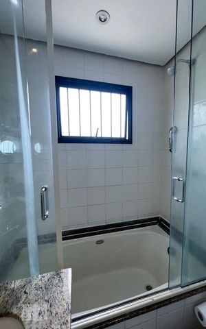 Apartamento à venda com 220m², 3 quartos e 3 vagas Apartamento à venda com 220m², 3 quartos e 3 vagasBanheiro da Suíte
