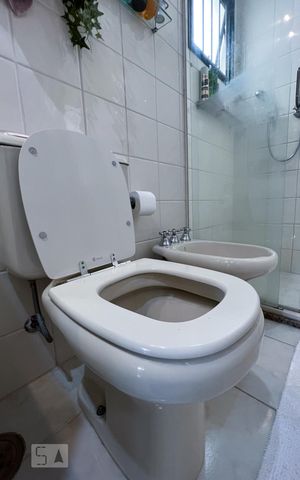 Apartamento à venda com 220m², 3 quartos e 3 vagas Apartamento à venda com 220m², 3 quartos e 3 vagasBanheiro Corredor