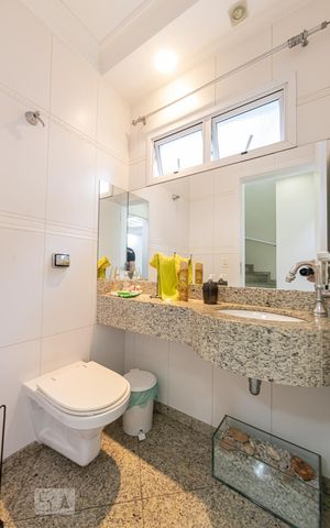 Casa de condomínio à venda com 399m², 4 quartos e 8 vagas Casa de condomínio à venda com 399m², 4 quartos e 8 vagasLavabo