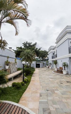 Casa de condomínio à venda com 399m², 4 quartos e 8 vagas Casa de condomínio à venda com 399m², 4 quartos e 8 vagasÁrea comum