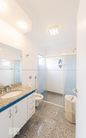 Casa de condomínio à venda com 399m², 4 quartos e 8 vagas Casa de condomínio à venda com 399m², 4 quartos e 8 vagasSuite 1