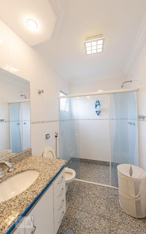 Casa de condomínio à venda com 399m², 4 quartos e 8 vagas Casa de condomínio à venda com 399m², 4 quartos e 8 vagasSuite 1