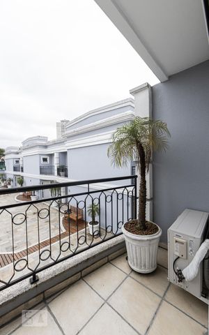 Casa de condomínio à venda com 399m², 4 quartos e 8 vagas Casa de condomínio à venda com 399m², 4 quartos e 8 vagasVaranda Suite 2