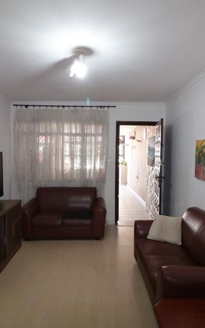 Casa à venda com 79m², 2 quartos e 1 vagaSala