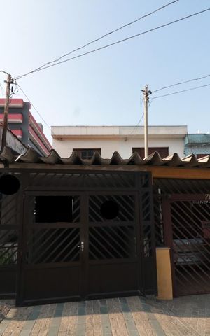 Casa à venda com 79m², 2 quartos e 1 vagaFachada