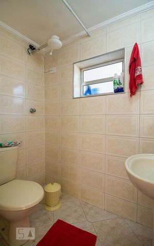 Casa à venda com 280m², 3 quartos e 2 vagas Casa à venda com 280m², 3 quartos e 2 vagasBanheiro de Serviço