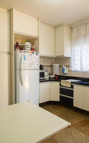 Casa à venda com 280m², 3 quartos e 2 vagas Casa à venda com 280m², 3 quartos e 2 vagasCozinha