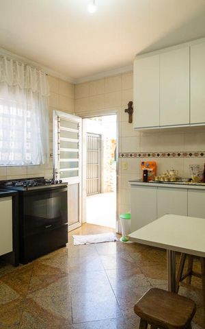 Casa à venda com 280m², 3 quartos e 2 vagas Casa à venda com 280m², 3 quartos e 2 vagasCozinha