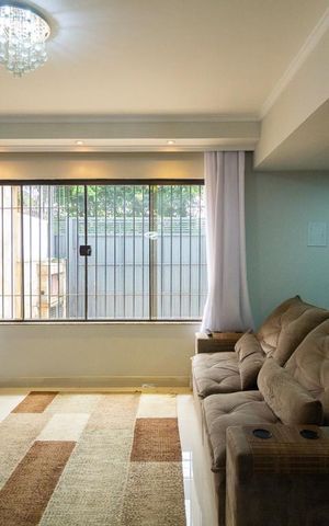 Casa à venda com 280m², 3 quartos e 2 vagas Casa à venda com 280m², 3 quartos e 2 vagasSala