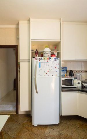 Casa à venda com 280m², 3 quartos e 2 vagas Casa à venda com 280m², 3 quartos e 2 vagasCozinha