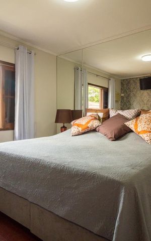 Casa à venda com 280m², 3 quartos e 2 vagas Casa à venda com 280m², 3 quartos e 2 vagasSuíte