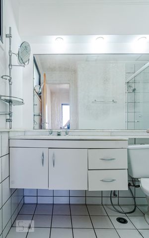 Apartamento à venda com 36m², 1 quarto e 1 vaga Apartamento à venda com 36m², 1 quarto e 1 vagaBanheiro da suíte