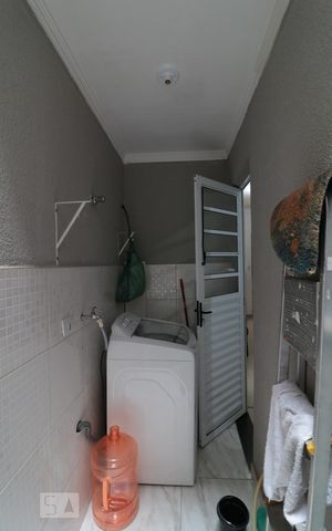 Casa à venda com 79m², 2 quartos e 1 vagaArea de Serviço