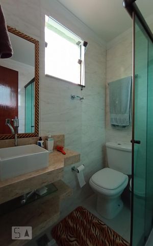 Casa de condomínio à venda com 240m², 3 quartos e sem vaga Casa de condomínio à venda com 240m², 3 quartos e sem vagaBanheiro da Suíte 3