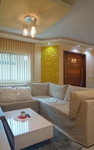 Casa de condomínio à venda com 240m², 3 quartos e sem vaga Casa de condomínio à venda com 240m², 3 quartos e sem vagaSala 1