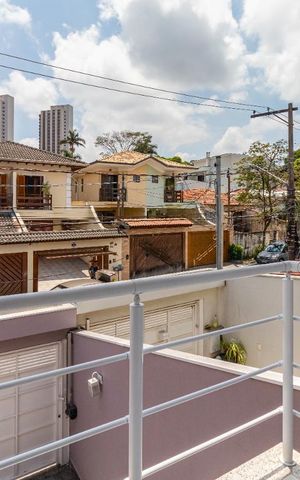 Casa à venda com 220m², 3 quartos e 5 vagasSuíte 3 - Varanda