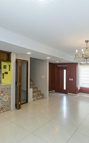 Casa de condomínio à venda com 146m², 3 quartos e 2 vagas Casa de condomínio à venda com 146m², 3 quartos e 2 vagasSala