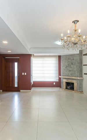 Casa de condomínio à venda com 146m², 3 quartos e 2 vagas Casa de condomínio à venda com 146m², 3 quartos e 2 vagasSala