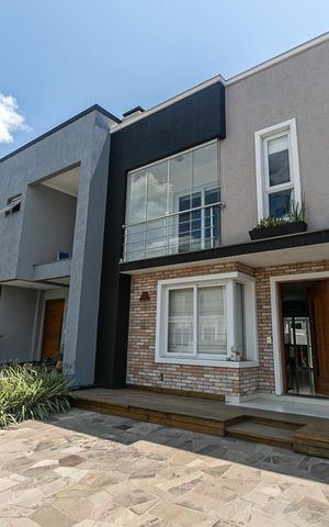 Casa de condomínio à venda com 146m², 3 quartos e 2 vagas Casa de condomínio à venda com 146m², 3 quartos e 2 vagasFachada