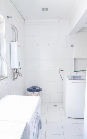 Apartamento à venda com 180m², 3 quartos e 2 vagas Apartamento à venda com 180m², 3 quartos e 2 vagasArea de Serviço