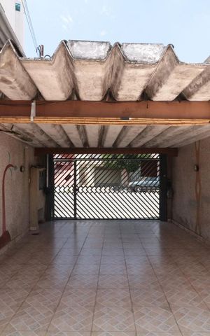 Casa à venda com 200m², 4 quartos e 4 vagasGaragem