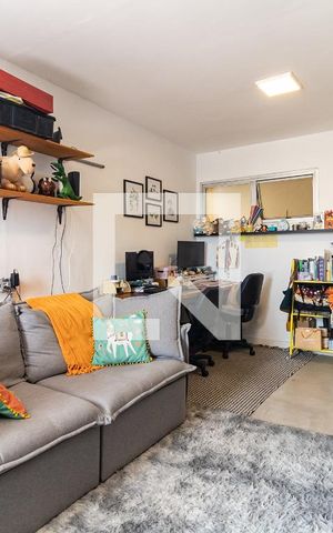 Apartamento à venda com 33m², 1 quarto e sem vaga Apartamento à venda com 33m², 1 quarto e sem vagaSala