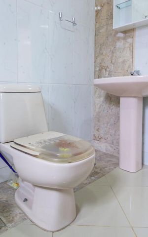 Casa para alugar com 500m², 2 quartos e 1 vaga Casa para alugar com 500m², 2 quartos e 1 vagaDetalhe Banheiro da Suíte 2