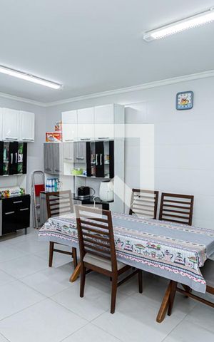Casa à venda com 223m², 3 quartos e 4 vagas Casa à venda com 223m², 3 quartos e 4 vagasCozinha