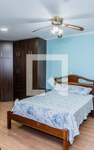 Casa à venda com 223m², 3 quartos e 4 vagas Casa à venda com 223m², 3 quartos e 4 vagasSuite 2