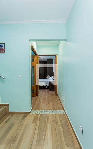 Casa à venda com 223m², 3 quartos e 4 vagas Casa à venda com 223m², 3 quartos e 4 vagasCorredor