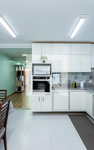 Casa à venda com 223m², 3 quartos e 4 vagas Casa à venda com 223m², 3 quartos e 4 vagasCozinha