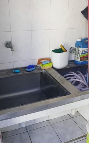 Casa à venda com 210m², 3 quartos e 4 vagasLavanderia