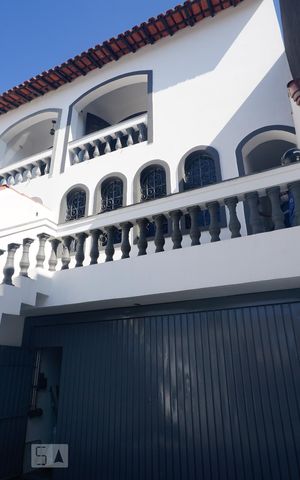 Casa à venda com 210m², 3 quartos e 4 vagasFrente da Casa