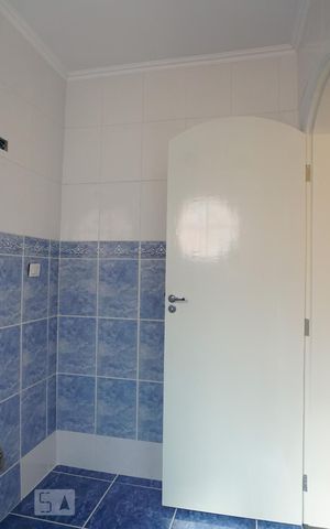 Casa à venda com 210m², 3 quartos e 4 vagasBanheiro da Suíte 2