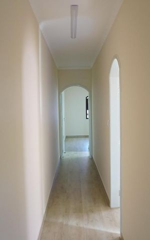 Casa à venda com 210m², 3 quartos e 4 vagasCorredor das Suítes