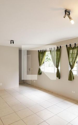 Casa de condomínio à venda com 105m², 2 quartos e 2 vagas Casa de condomínio à venda com 105m², 2 quartos e 2 vagasSala