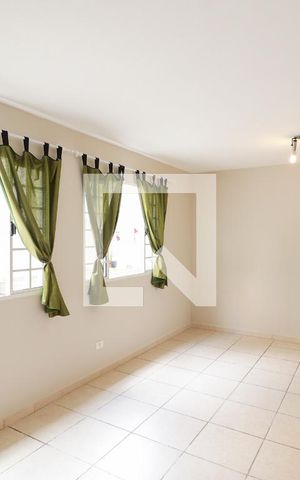 Casa de condomínio à venda com 105m², 2 quartos e 2 vagas Casa de condomínio à venda com 105m², 2 quartos e 2 vagasSala