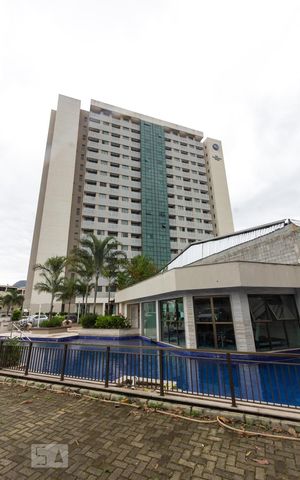 Apartamento para alugar com 36m², 1 quarto e 1 vaga Apartamento para alugar com 36m², 1 quarto e 1 vagaÁrea comum - Piscina
